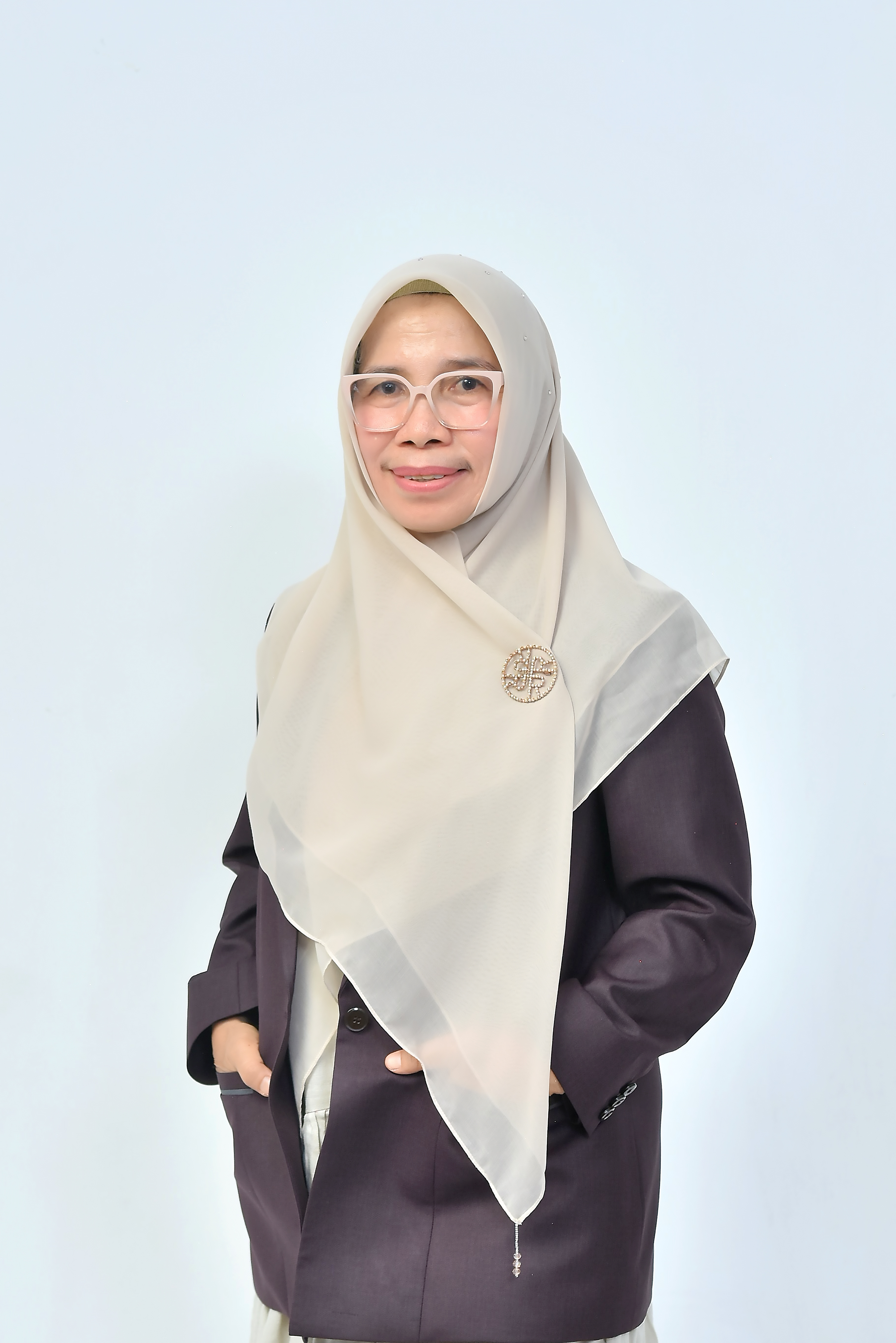 Foto Prof. Dr. Ir. Rini, M.P.